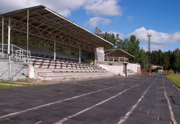 Kleines Stadion mit Tribünen — Stockfoto