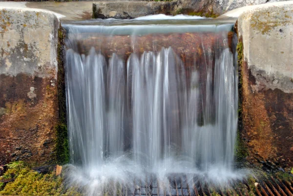 Fontana alpina — Foto Stock