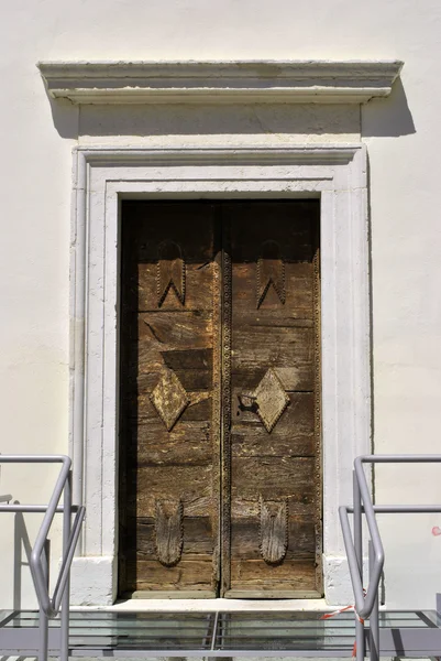 Доступ двері церкви — стокове фото