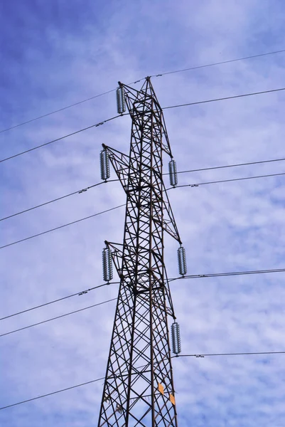 Yüksek gerilim kabloları — Stok fotoğraf