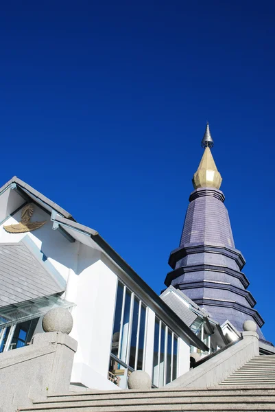 Pagoda para alabanza reina de Tailandia . — Foto de Stock