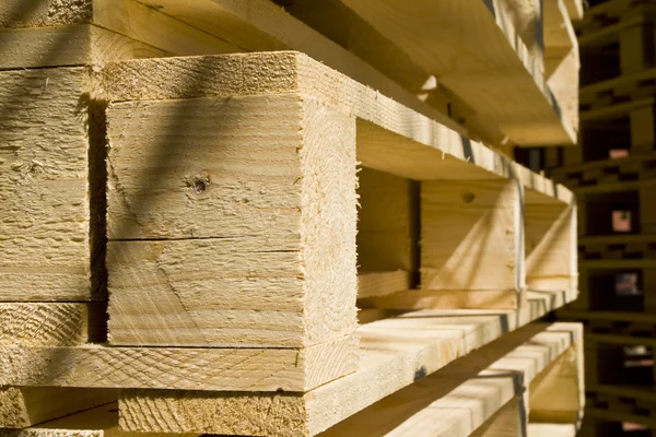 Paletes de transporte de madeira — Fotografia de Stock