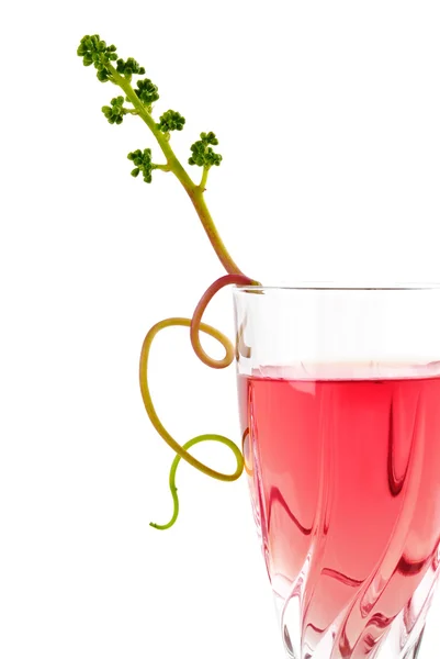 Рожеве вино з виноградним листям — стокове фото
