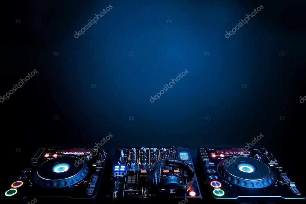 Fondo de dj fotos de stock, imágenes de Fondo de dj sin royalties |  Depositphotos