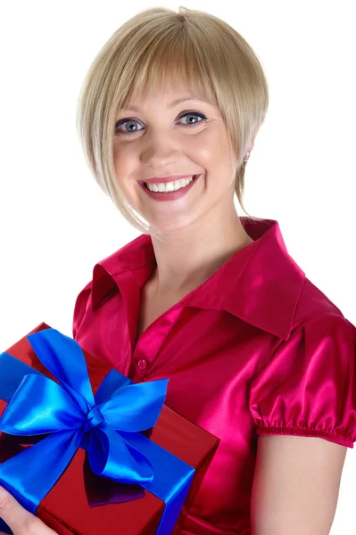 Vrouw met een cadeau — Stockfoto