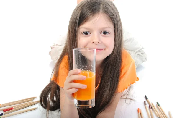 Menina bebendo suco — Fotografia de Stock