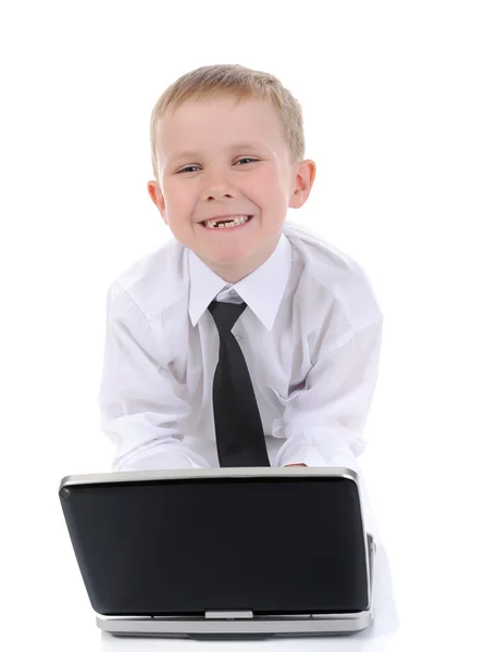 Маленький хлопчик з ноутбуком . — стокове фото
