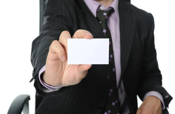 Άνθρωπος, παραδίδοντας μια κενή επαγγελματική κάρτα — Φωτογραφία Αρχείου