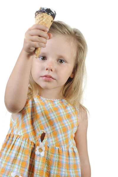 Dziewczynka jedzenie krem choc-ice — Zdjęcie stockowe