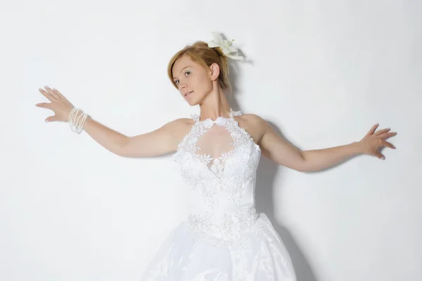 穿婚纱的新娘 — 图库照片