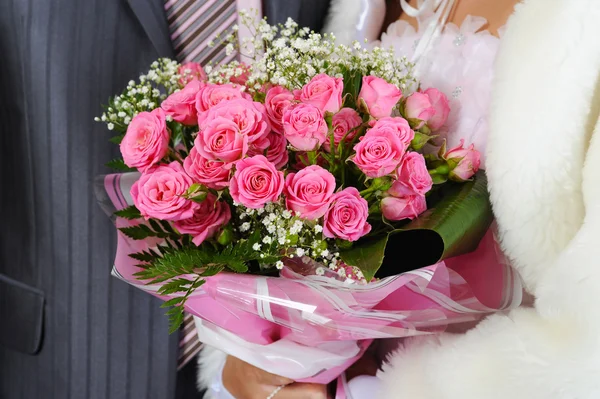 Married with a bouquet — Stock Photo, Image