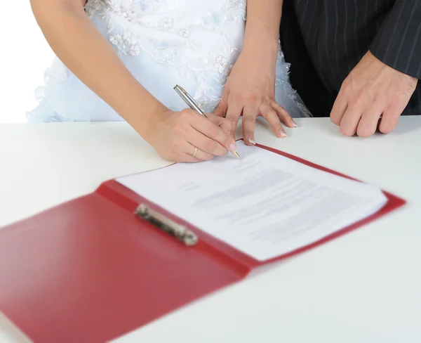 Menyasszony helyezi ő aláírása — Stock Fotó