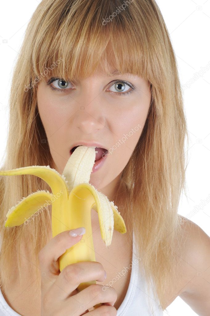 blondinok-trahaet-sebya-bananom-dvoe-odnu-poimeli