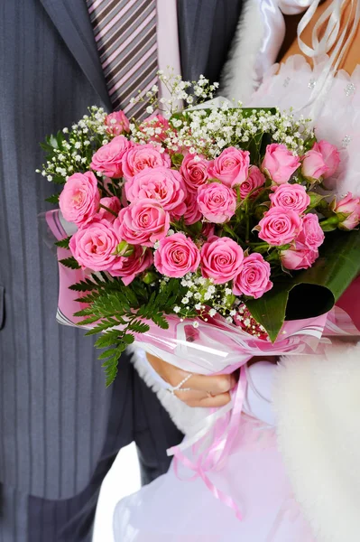 Sposato con un bouquet — Foto Stock