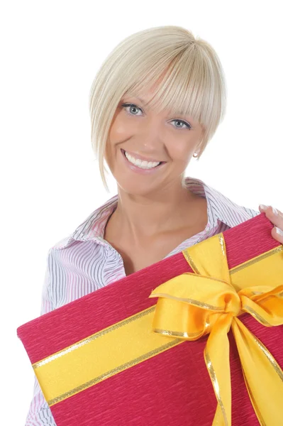 Blonde met een geschenk — Stockfoto