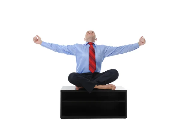 Бізнесмен, що медитує в лотосі йоги — стокове фото