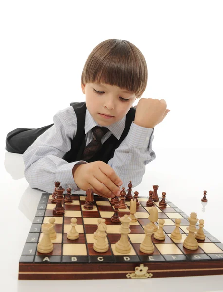Schüler spielt Schach — Stockfoto