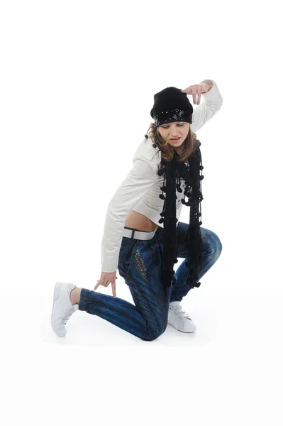 Молодая женщина танцует хип-хоп — стоковое фото