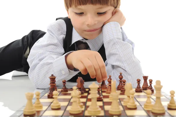 Écolier jouer aux échecs — Photo