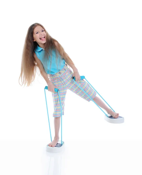 Счастливая Маленькая Девочка Играет Изолированный Белом Фоне — стоковое фото