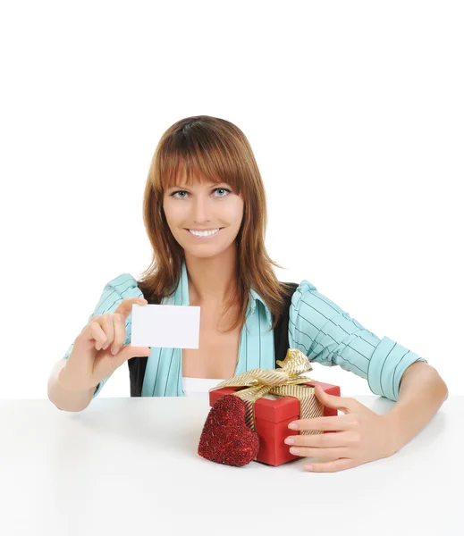 Junge Frau Mit Einem Geschenkkarton Isoliert Auf Weißem Hintergrund — Stockfoto