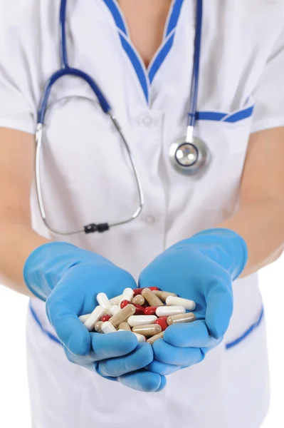 Médico Com Comprimidos Isolado Sobre Fundo Branco — Fotografia de Stock