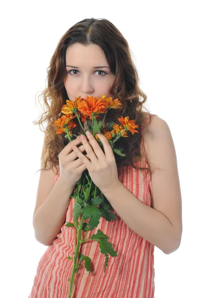 Bir Buket Çiçek Ellerindeki Güzel Esmer Kadın Beyaz Arka Plan — Stok fotoğraf