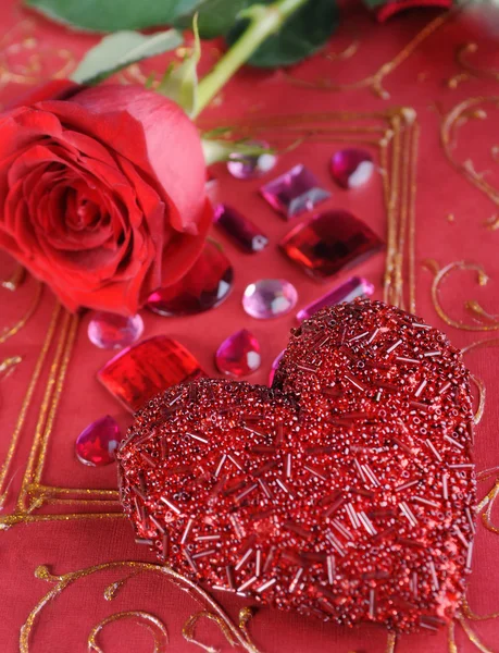 Coração e rosa vermelha — Fotografia de Stock