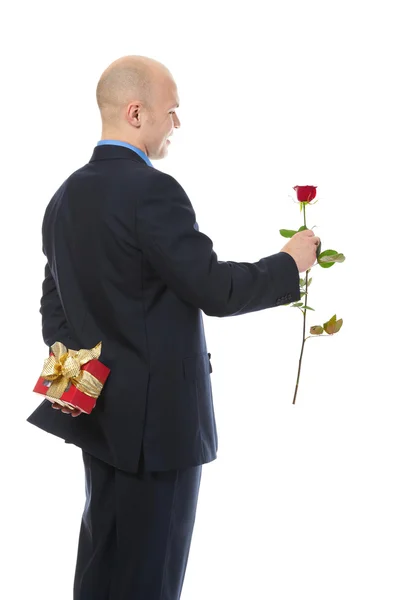 Hombre Con Una Caja Regalo Una Rosa Aislado Sobre Fondo —  Fotos de Stock