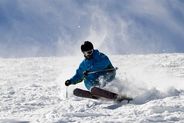 Extrémní lyžař. — Stock fotografie
