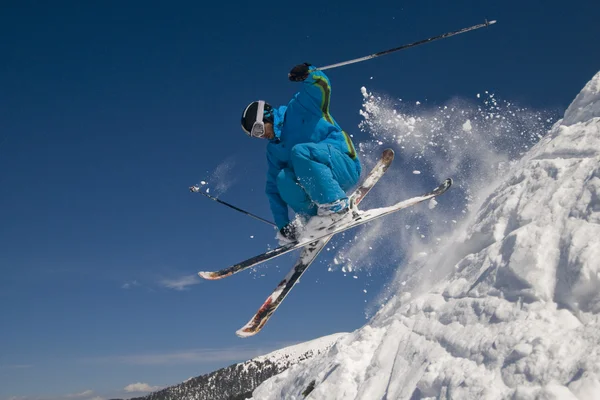Jumping skier — Stock Photo, Image