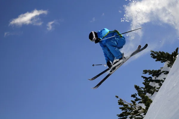 Extrémní lyžař. — Stock fotografie