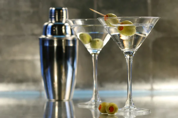 Martinis con coctelera — Foto de Stock