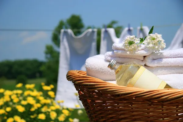 Чистые полотенца свежесложенные — стоковое фото