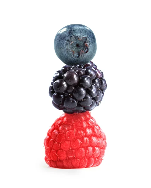 Closeup of raspberry, blackberry and blueberry on white — Stock Photo, Image