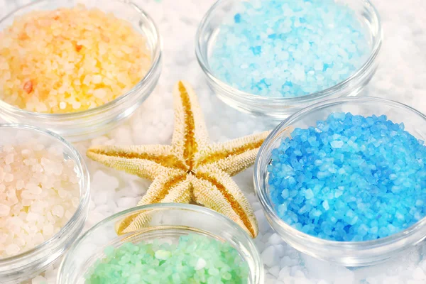 Pět barev koupelová sůl — Stock fotografie