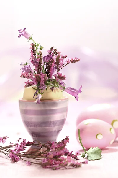 Decorações de Páscoa com flores — Fotografia de Stock