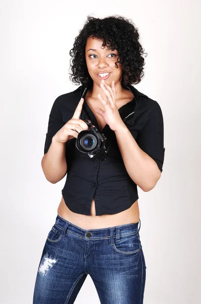 Fiatal lány kamerával. — Stock Fotó