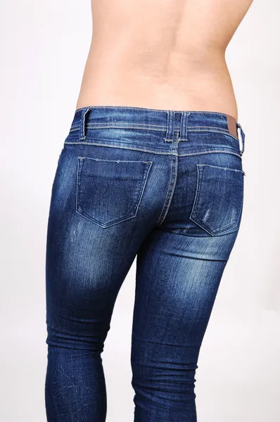 Topless flicka i jeans. — Stockfoto
