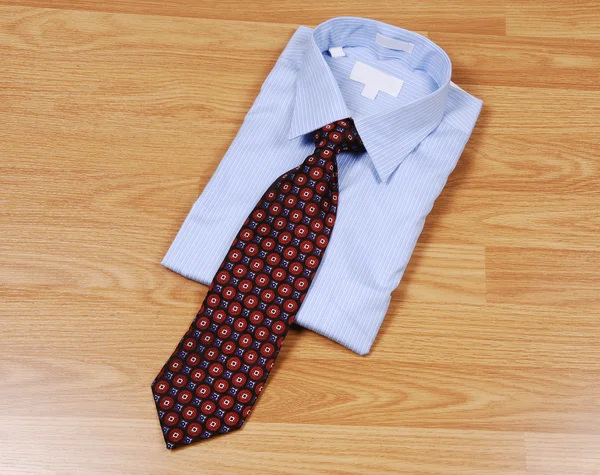 Blå skjorte med slips . – stockfoto