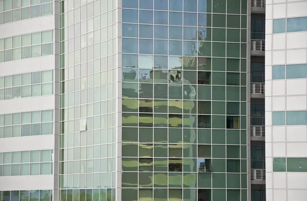 Detalj av kontorsbyggnaden fasad. — Stockfoto
