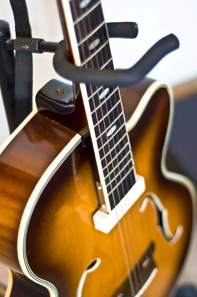 Klassisk akustisk gitarr — Stockfoto