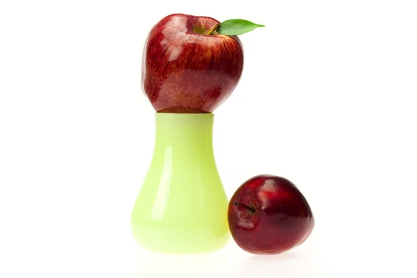 Jablka ve váze — Stock fotografie