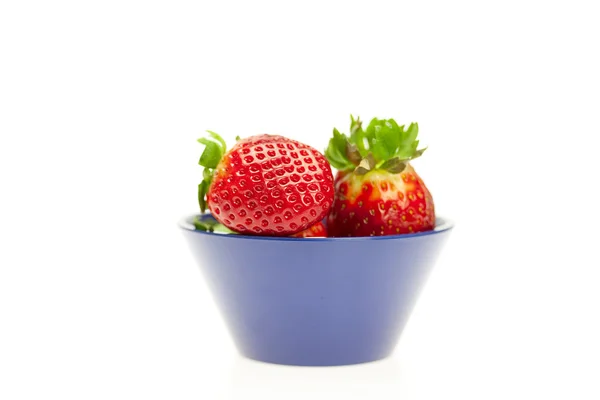 在碗里多汁草莓 — 图库照片