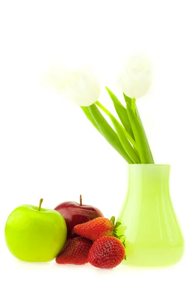 Still life of tulips and apples isolated on white — Stock Photo, Image