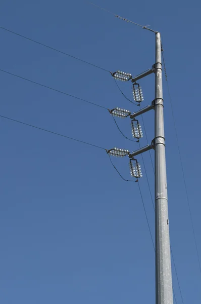 Torre de alto voltaje simple —  Fotos de Stock