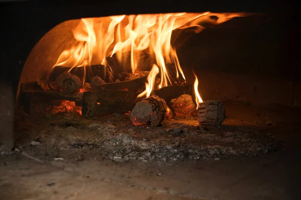 Italian traditional pizza wood oven — Stock Photo, Image