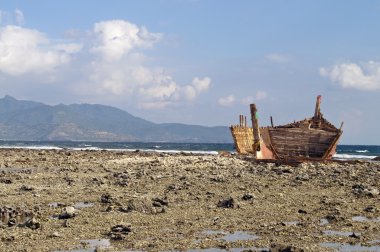 Shipwreck in shoreline clipart