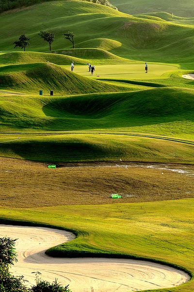 Lugar de golf con verde agradable —  Fotos de Stock
