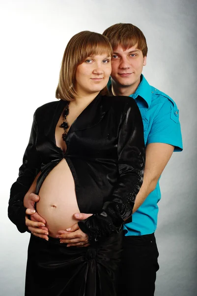 Donna incinta e suo marito — Foto Stock